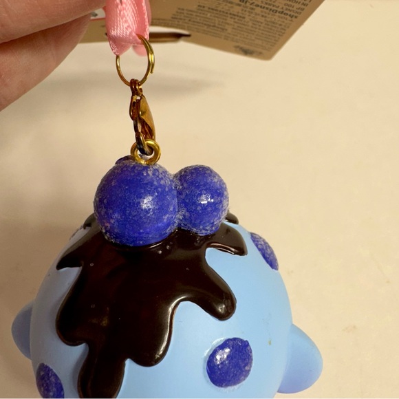 NWT. NWT. Disney Ornament - Munchlings Wild blueberry muffin Eeyore. - Picture 6 of 11
